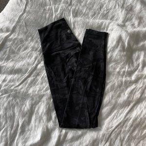 Lululemon Camo Leggings 28